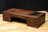 両袖に引き出しを備えた味わい深い文机 BB3326