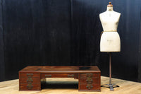 両袖に引き出しを備えた味わい深い文机 BB3326