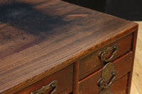 両袖に引き出しを備えた味わい深い文机 BB3326