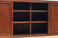 視線を離せない程に美しい波を打つような杢目の4枚引き戸の水屋箪笥 BB3327