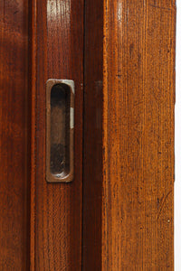 視線を離せない程に美しい波を打つような杢目の4枚引き戸の水屋箪笥 BB3327