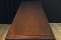 視線を離せない程に美しい波を打つような杢目の4枚引き戸の水屋箪笥 BB3327