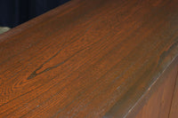 視線を離せない程に美しい波を打つような杢目の4枚引き戸の水屋箪笥 BB3327