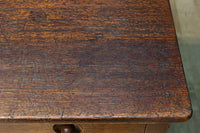 デザイン性の高いレトロ感溢れるデスク BB3332