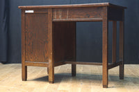 デザイン性の高いレトロ感溢れるデスク BB3332