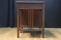 デザイン性の高いレトロ感溢れるデスク BB3332