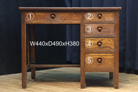 デザイン性の高いレトロ感溢れるデスク BB3332