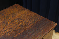 デザイン性の高いレトロ感溢れるデスク BB3332