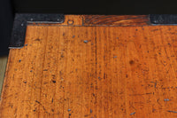 木地色の色彩を黒枠で整えた雅で美しい最上箪笥 BB3334