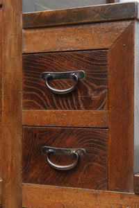 優美なけやき杢目に漆の艶やかな光沢が貫録を漂わす美濃階段箪笥 BB3337