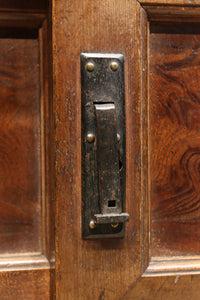 優美なけやき杢目に漆の艶やかな光沢が貫録を漂わす美濃階段箪笥 BB3337