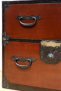 縁起良い装飾金具で雅な面持ちある二本松衣裳箪笥 BB3368