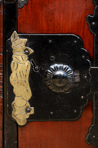 縁起良い装飾金具で雅な面持ちある二本松衣裳箪笥 BB3368