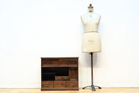 繊細な杢目が浮かびレトロ感溢れる小型茶箪笥 BB3370