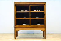 シンプル装飾でレトロな雰囲気あるガラスケース(脚付き) BB3372