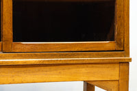 シンプル装飾でレトロな雰囲気あるガラスケース(脚付き) BB3372