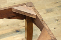 シンプル装飾でレトロな雰囲気あるガラスケース(脚付き) BB3372