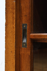 ゆらゆらガラスが引き立つ上品な佇まいをしたガラスケース BB3379