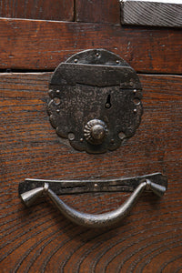 小型サイズ!! 歳月を重ねた時代の風格漂う階段箪笥 BB3380