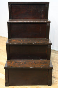 小型サイズ!! 歳月を重ねた時代の風格漂う階段箪笥 BB3380