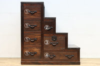 小型サイズ!! 歳月を重ねた時代の風格漂う階段箪笥 BB3380