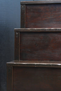 小型サイズ!! 歳月を重ねた時代の風格漂う階段箪笥 BB3380