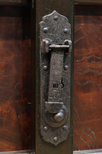 珍品!! 赤みを帯びた艶やかな色彩と丸金具が趣きを深める収納箪笥 BB3381