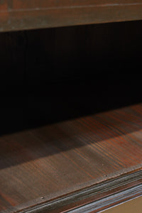 珍品!! 赤みを帯びた艶やかな色彩と丸金具が趣きを深める収納箪笥 BB3381