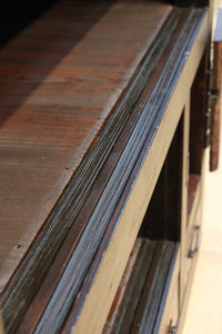 珍品!! 赤みを帯びた艶やかな色彩と丸金具が趣きを深める収納箪笥 BB3381