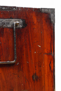 幅554ミリ!! 大振り金具で時代の風格漂う小間物箪笥 BB3389