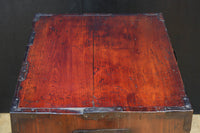 幅554ミリ!! 大振り金具で時代の風格漂う小間物箪笥 BB3389