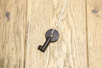 唐獅子の装飾金具が圧巻の華やかで凛々しい仙台箪笥 BB3391