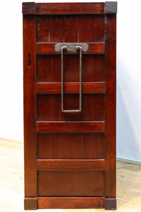 横桟造りの引き戸が印象深い庄内帳場箪笥 BB3398