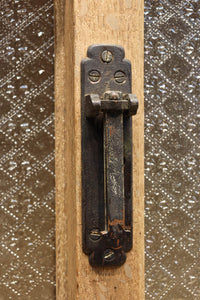 昭和レトロ!! フローラガラスが目を惹く、小振りで可愛らしいキャビネット BB3399