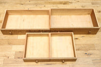 昭和レトロ!! フローラガラスが目を惹く、小振りで可愛らしいキャビネット BB3399