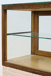 L-shaped glass display case BB3428