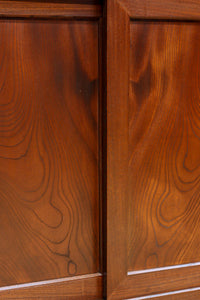 欅杢目が見事な格調ある面持ちの収納箪笥 BB3431
