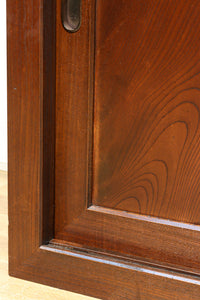 欅杢目が見事な格調ある面持ちの収納箪笥 BB3431