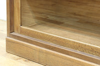 幅1215ミリ 引き出しが上部にある木地色の柔らかな色彩のレトロガラスケース BB3432