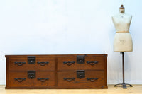 穏やかなケヤキ杢目が浮かぶ時代のローチェスト BB3440