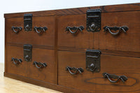 穏やかなケヤキ杢目が浮かぶ時代のローチェスト BB3440