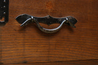 穏やかなケヤキ杢目が浮かぶ時代のローチェスト BB3440