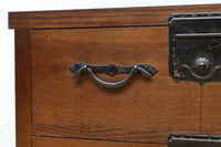 穏やかなケヤキ杢目が浮かぶ時代のローチェスト BB3440