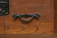 穏やかなケヤキ杢目が浮かぶ時代のローチェスト BB3440