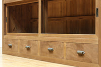 稀少‼︎ 温かみのある木地色に引き出しを上下に備えたレトロオークガラスケース BB3450