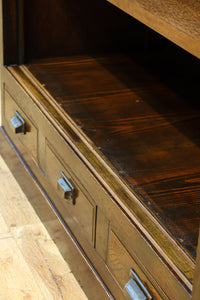 ゆらゆらガラスとレリーフ彫刻で優しい雰囲気のガラスケース BB3452