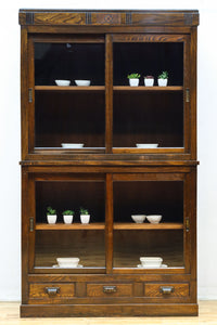 ゆらゆらガラスとレリーフ彫刻で優しい雰囲気のガラスケース BB3452