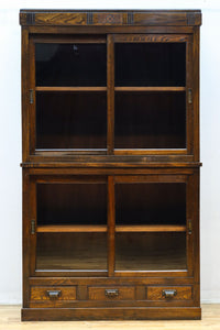 ゆらゆらガラスとレリーフ彫刻で優しい雰囲気のガラスケース BB3452