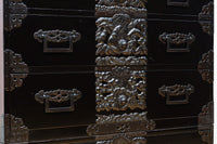 極上‼︎ 縁起の良い絵柄の装飾金具で華やかに飾られた庄内六丁曳き衣裳箪笥 BB3454