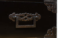 極上‼︎ 縁起の良い絵柄の装飾金具で華やかに飾られた庄内六丁曳き衣裳箪笥 BB3454